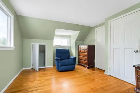 68 Cliff Drive Hicksville NY 11801