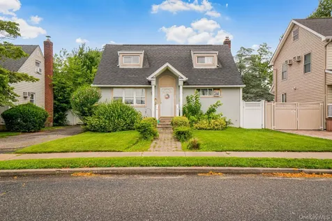68 Cliff Drive Hicksville NY 11801
