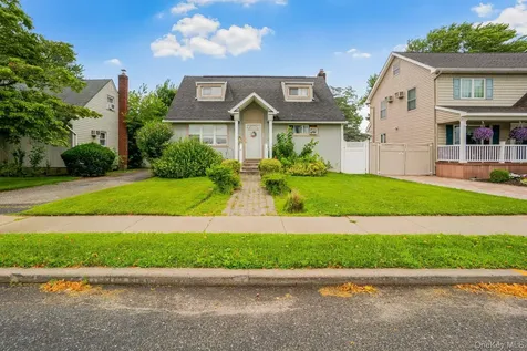 68 Cliff Drive Hicksville NY 11801