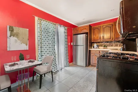 68 Cliff Drive Hicksville NY 11801