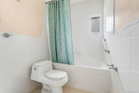 68 Cliff Drive Hicksville NY 11801