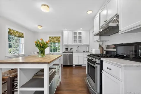 490 Duck Pond Road Locust Valley NY 11560