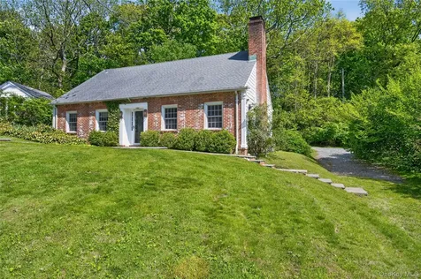 490 Duck Pond Road Locust Valley NY 11560