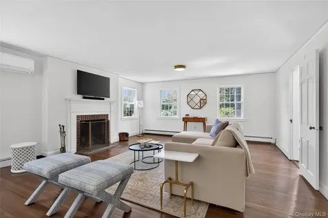 490 Duck Pond Road Locust Valley NY 11560