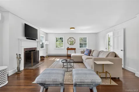490 Duck Pond Road Locust Valley NY 11560