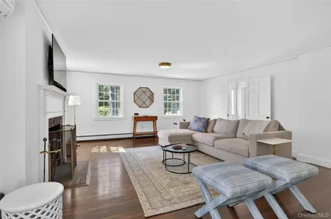 490 Duck Pond Road Locust Valley NY 11560