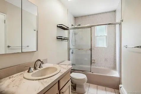 8 Radnor Court Hicksville NY 11801