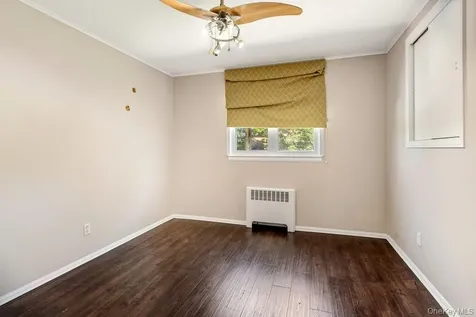 8 Radnor Court Hicksville NY 11801