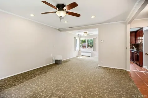 8 Radnor Court Hicksville NY 11801