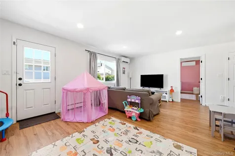 2569 Seminole Avenue Seaford NY 11783