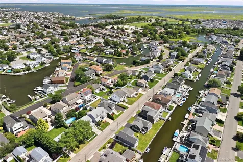 2569 Seminole Avenue Seaford NY 11783