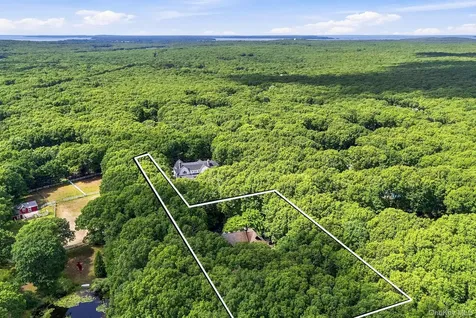 111 Merchants Path Sag Harbor NY 11963