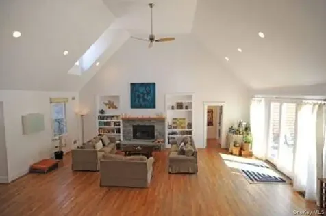 111 Merchants Path Sag Harbor NY 11963