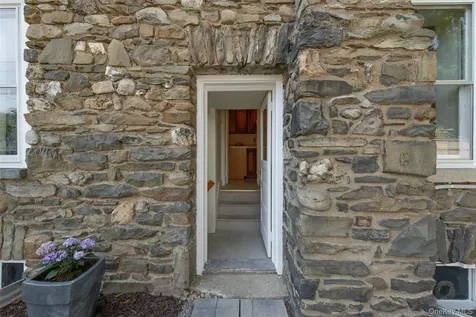 46 N Parsonage Street Rhinebeck NY 12572