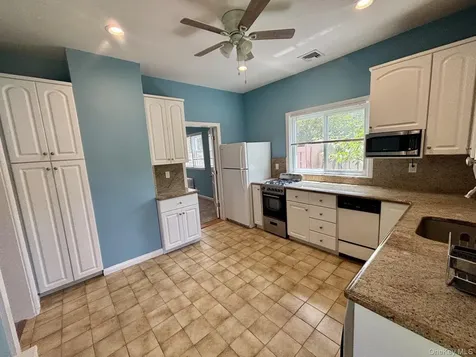 42 Bella Vista Avenue Glen Head NY 11542
