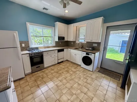 42 Bella Vista Avenue Glen Head NY 11542