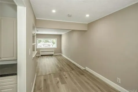 83 Knickerbocker Road Plainview NY 11803