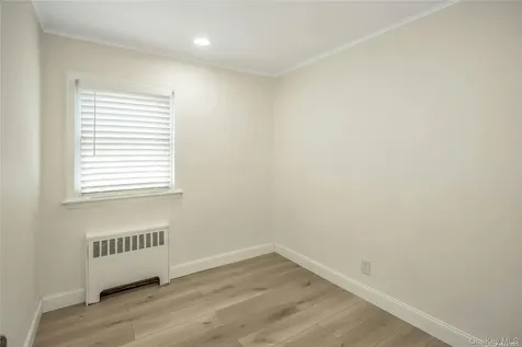 83 Knickerbocker Road Plainview NY 11803