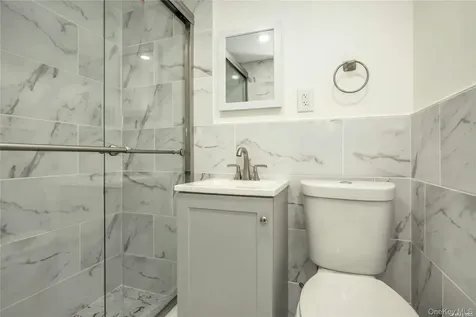 83 Knickerbocker Road Plainview NY 11803
