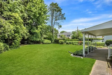 83 Knickerbocker Road Plainview NY 11803