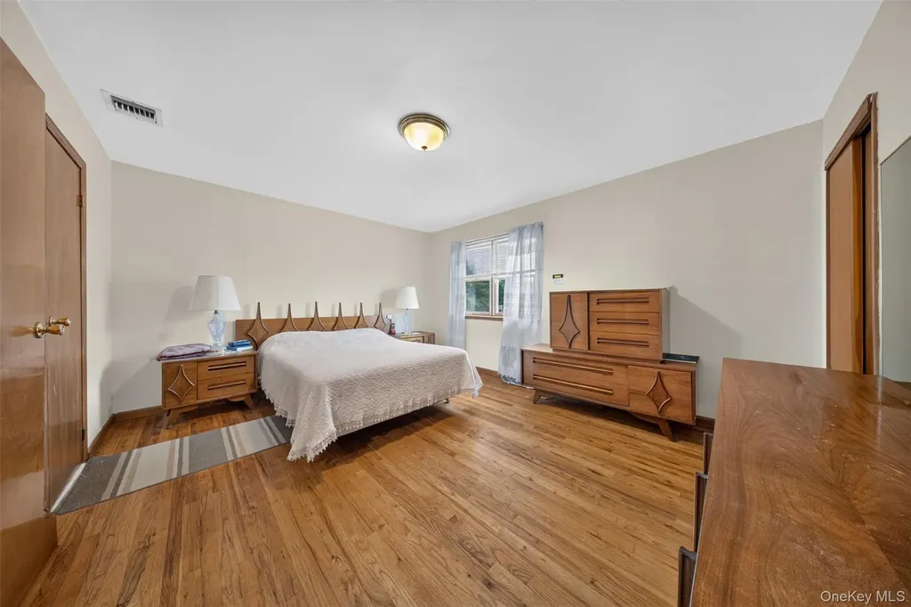 138-61 63rd Avenue Flushing NY 11367