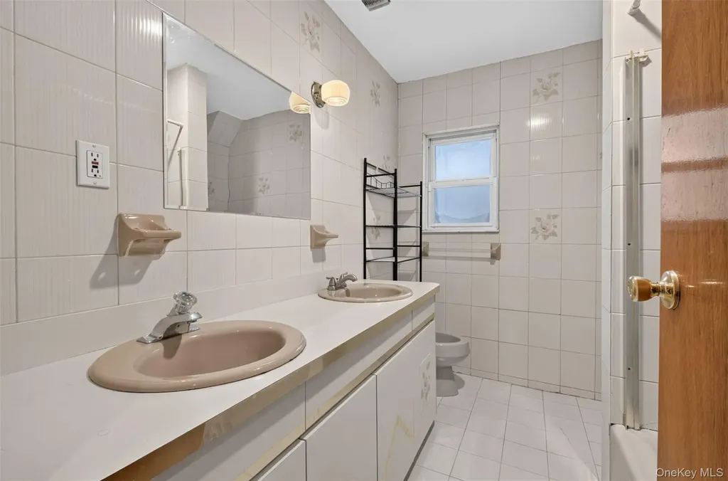 138-61 63rd Avenue Flushing NY 11367