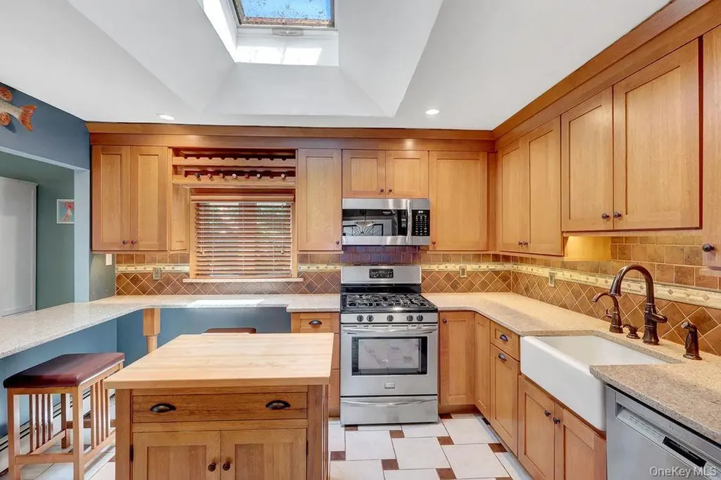40 Ogston Terrace Malverne NY 11565