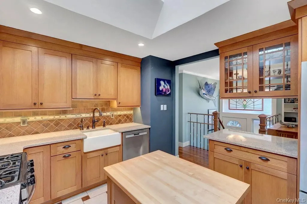 40 Ogston Terrace Malverne NY 11565