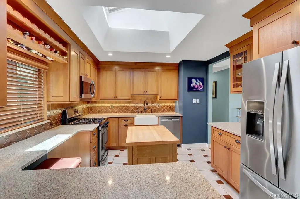 40 Ogston Terrace Malverne NY 11565