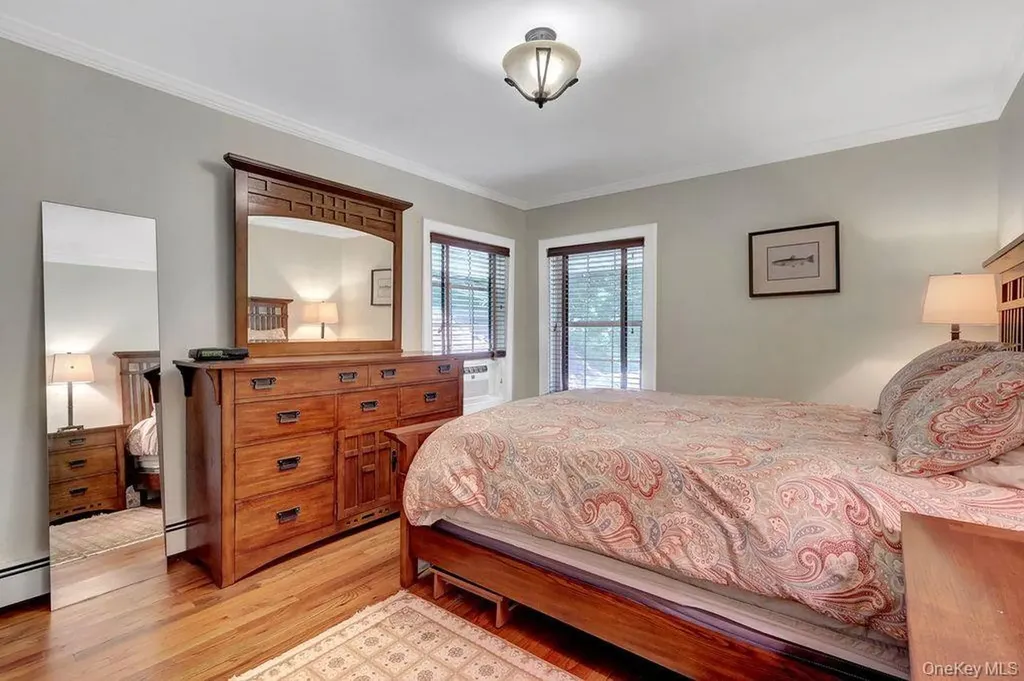 40 Ogston Terrace Malverne NY 11565