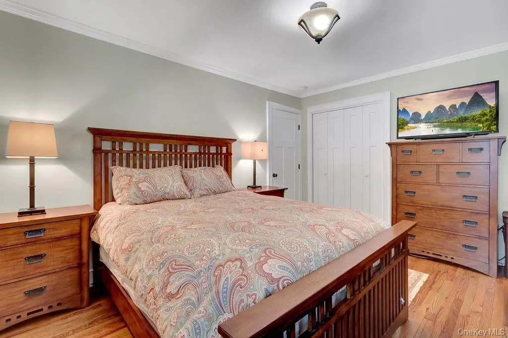 40 Ogston Terrace Malverne NY 11565