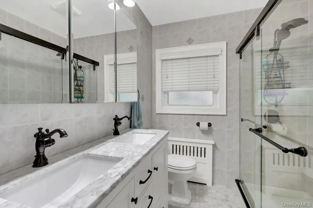 40 Ogston Terrace Malverne NY 11565
