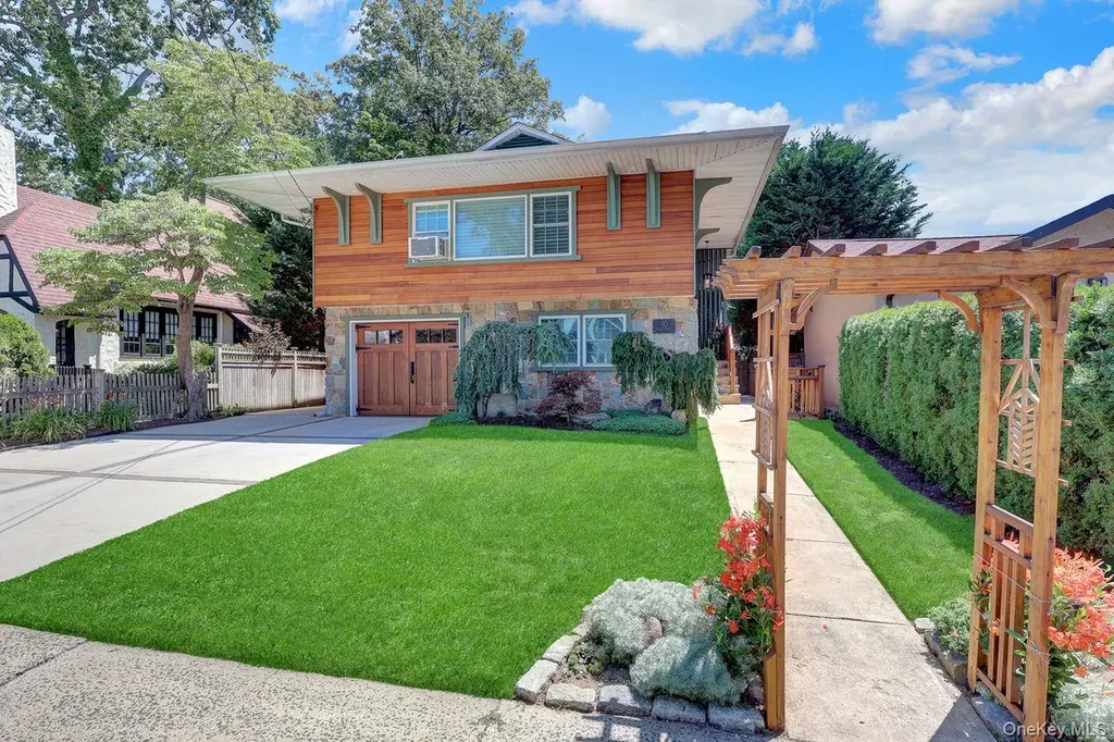 40 Ogston Terrace Malverne NY 11565