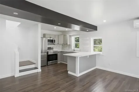 142 Railroad Avenue Kingston NY 12401