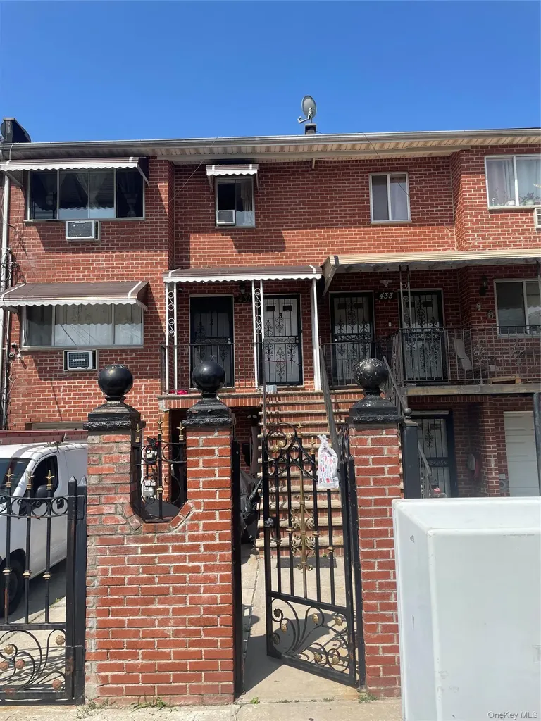 431 Turneur Avenue Bronx NY 10473