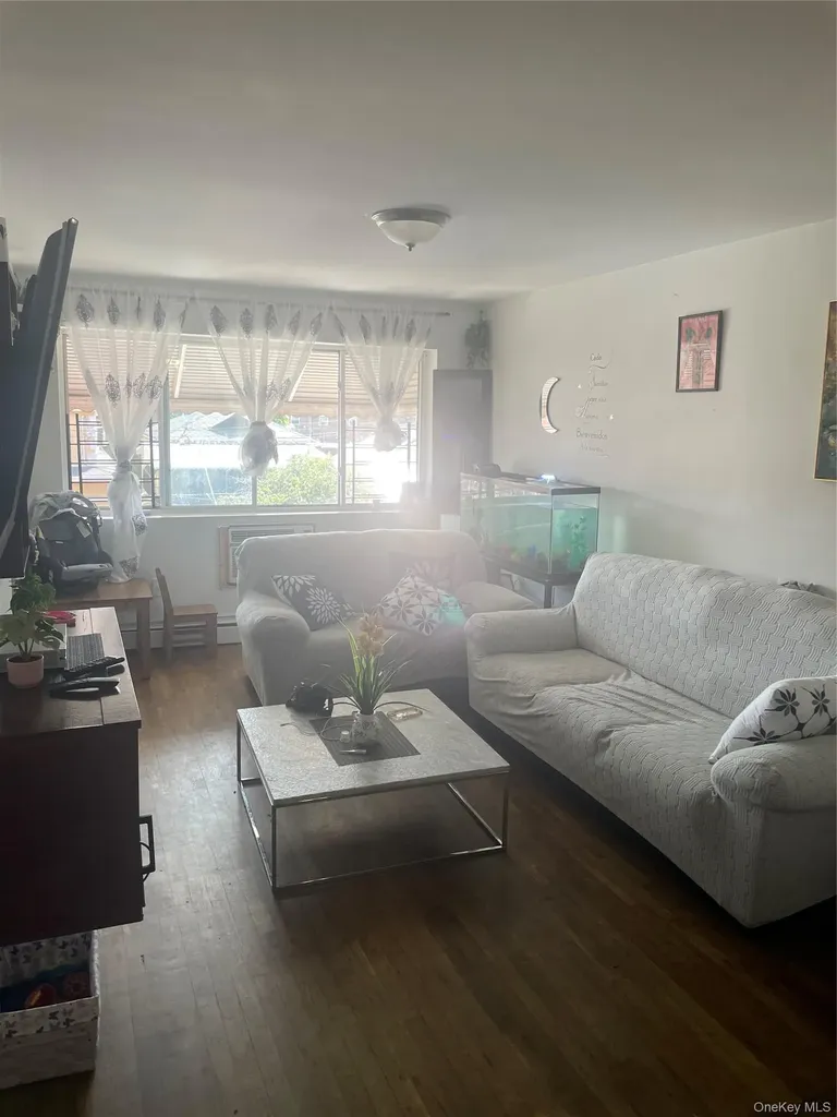 431 Turneur Avenue Bronx NY 10473