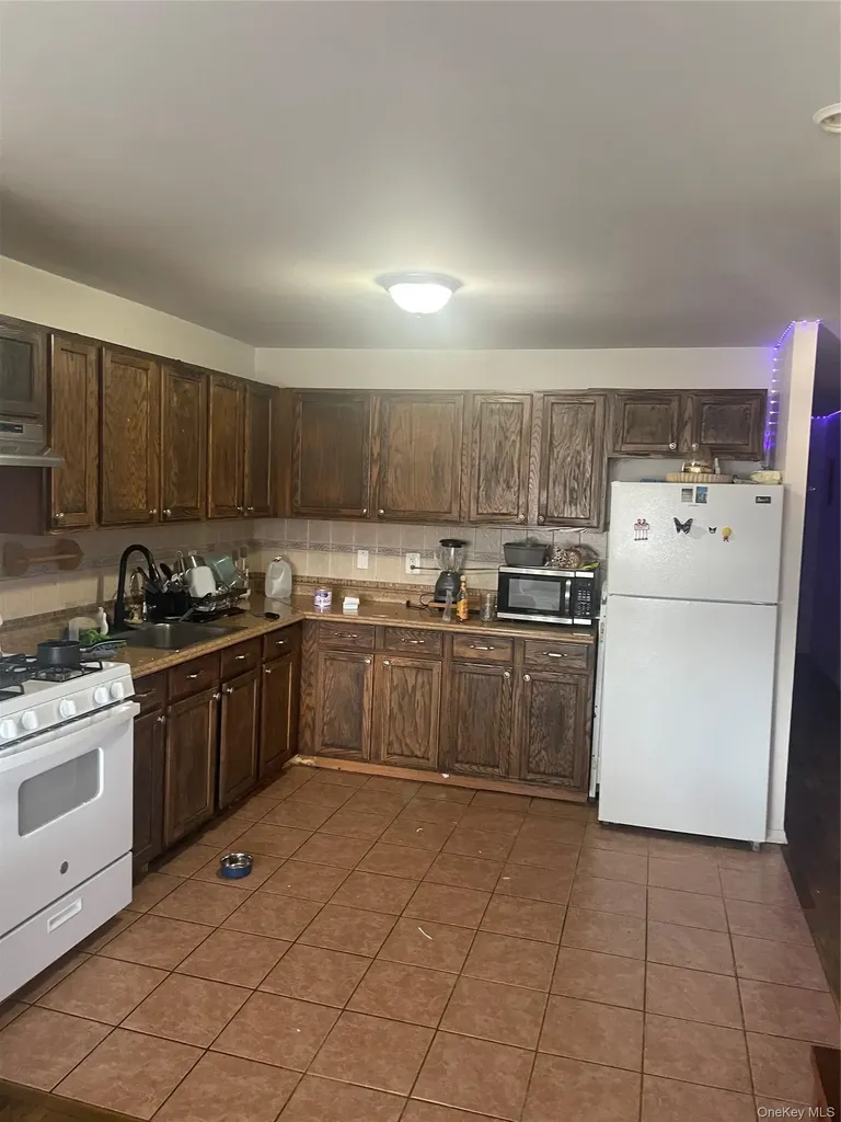 431 Turneur Avenue Bronx NY 10473
