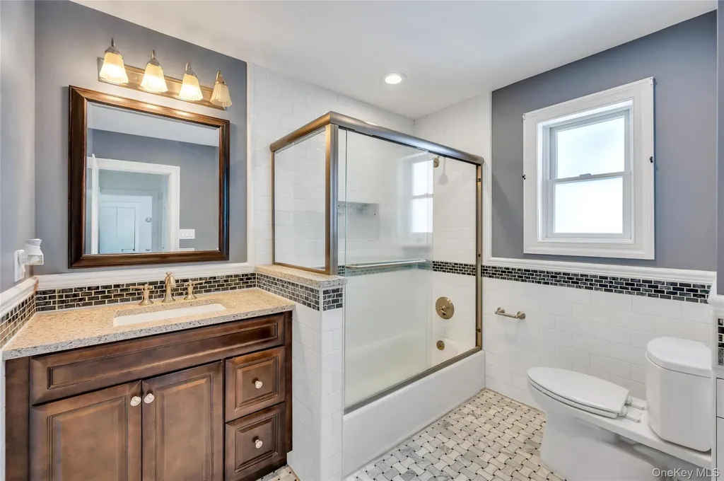 232 Locust Street Valley Stream NY 11581