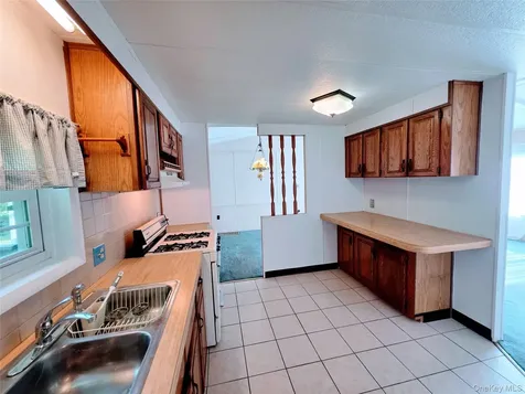 35 Perry Road Hyde Park NY 12538