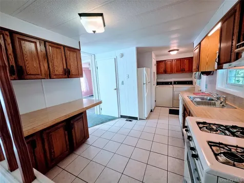 35 Perry Road Hyde Park NY 12538