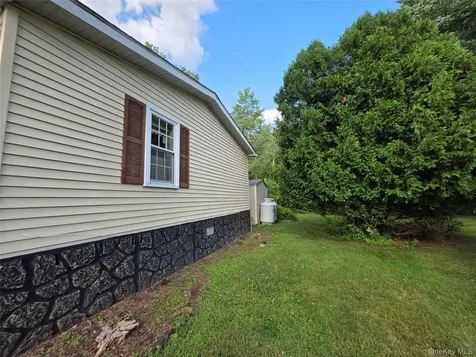 35 Perry Road Hyde Park NY 12538