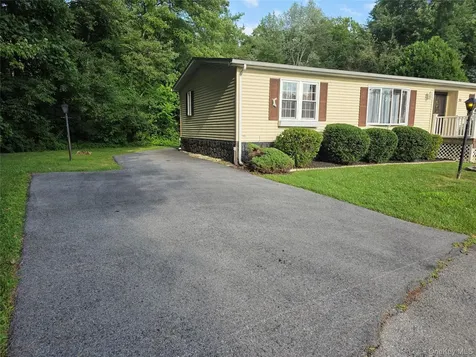 35 Perry Road Hyde Park NY 12538