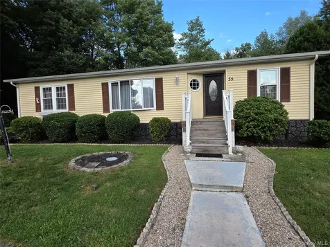 35 Perry Road Hyde Park NY 12538