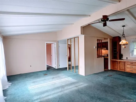 35 Perry Road Hyde Park NY 12538