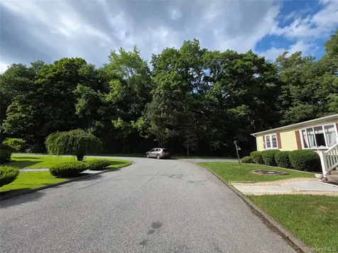 35 Perry Road Hyde Park NY 12538
