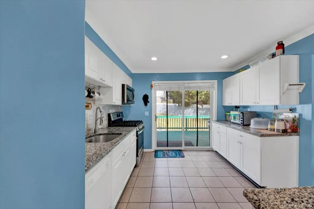 42 Keats Drive New Windsor NY 12553