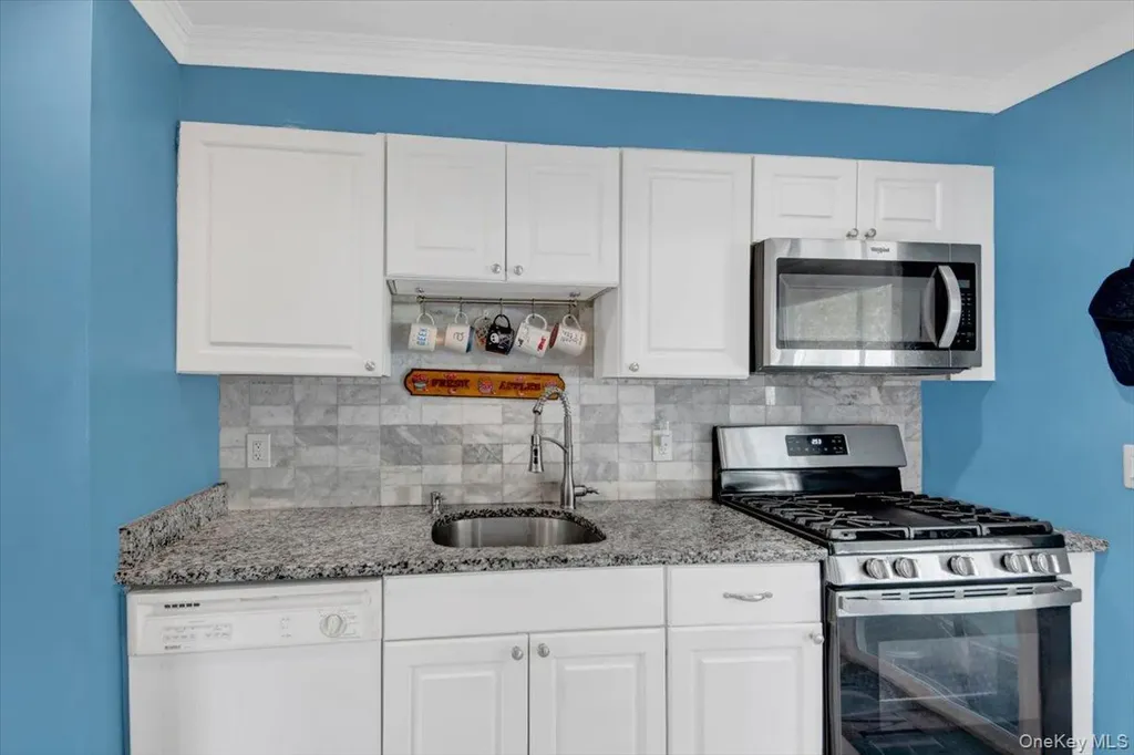 42 Keats Drive New Windsor NY 12553