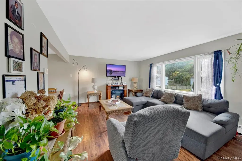 42 Keats Drive New Windsor NY 12553