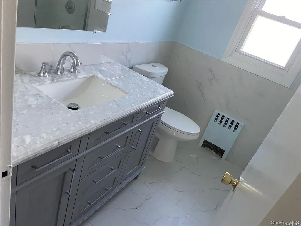 83-08 Langdale Street New Hyde Park NY 11040