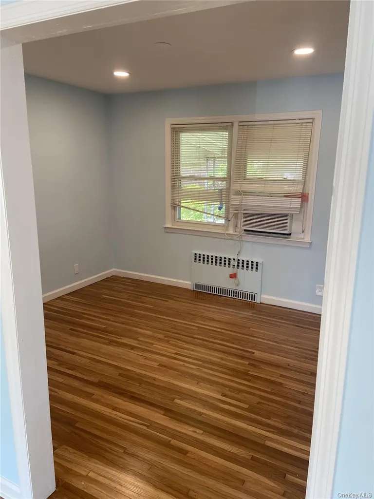 83-08 Langdale Street New Hyde Park NY 11040